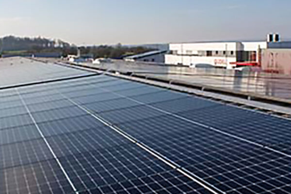Photovoltaik bei A.B.S. erzeugt Strom und Wärme
